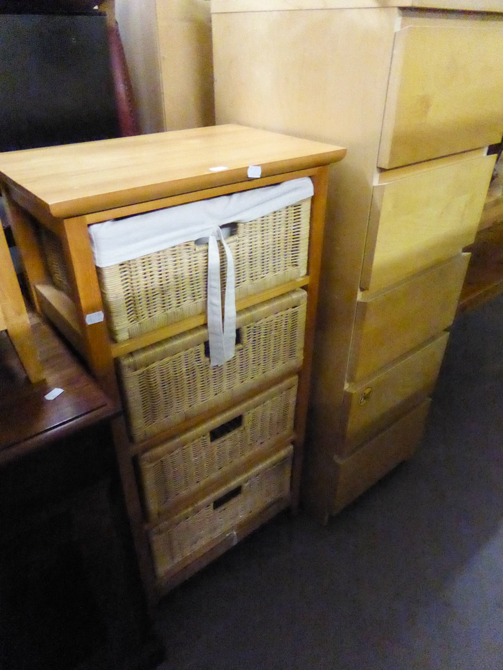 A LIGHT WOOD UNIT WITH EIGHT VARIOUS SIZE FITTED WICKER DRAWERS AND A SIMILAR SMALLER UNIT WITH FOUR - Image 2 of 2