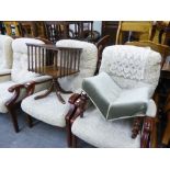 A REPRODUCTION MAHOGANY COFFEE TABLE/BOOK STAND, HAVING GREEN LEATHER INSET TOP OVER OPEN