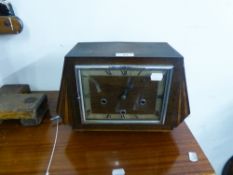 A 1930's OAK CASED MANTEL CLOCK, WITH WESTMINSTER CHIME