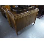 A MID TWENTIETH CENTURY OAK BLANKET BOX