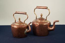 A LARGE NINETEENTH CENTURY COPPER KETTLE, the lid with acorn finial, 12" high and ANOTHER SLIGHTLY