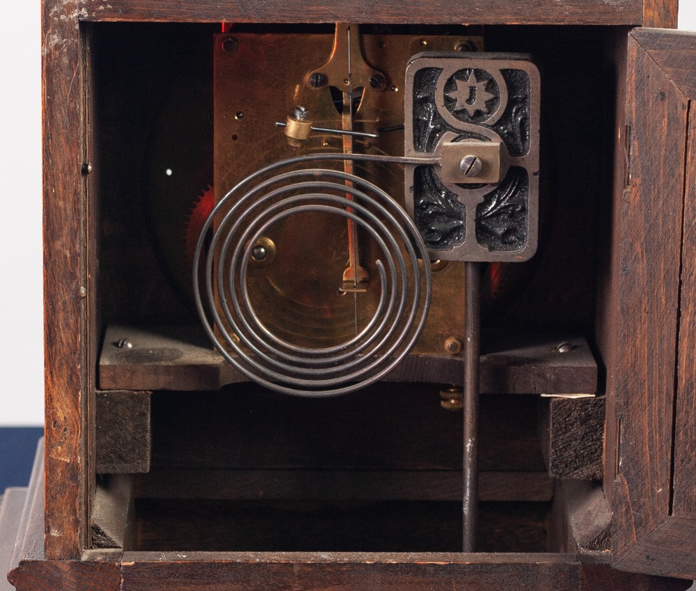 EARLY TWENTIETH CENTURY JUNGHANS, GERMAN OAK CASED MANTLE CLOCK, the 6" brass dial with silvered - Image 2 of 2