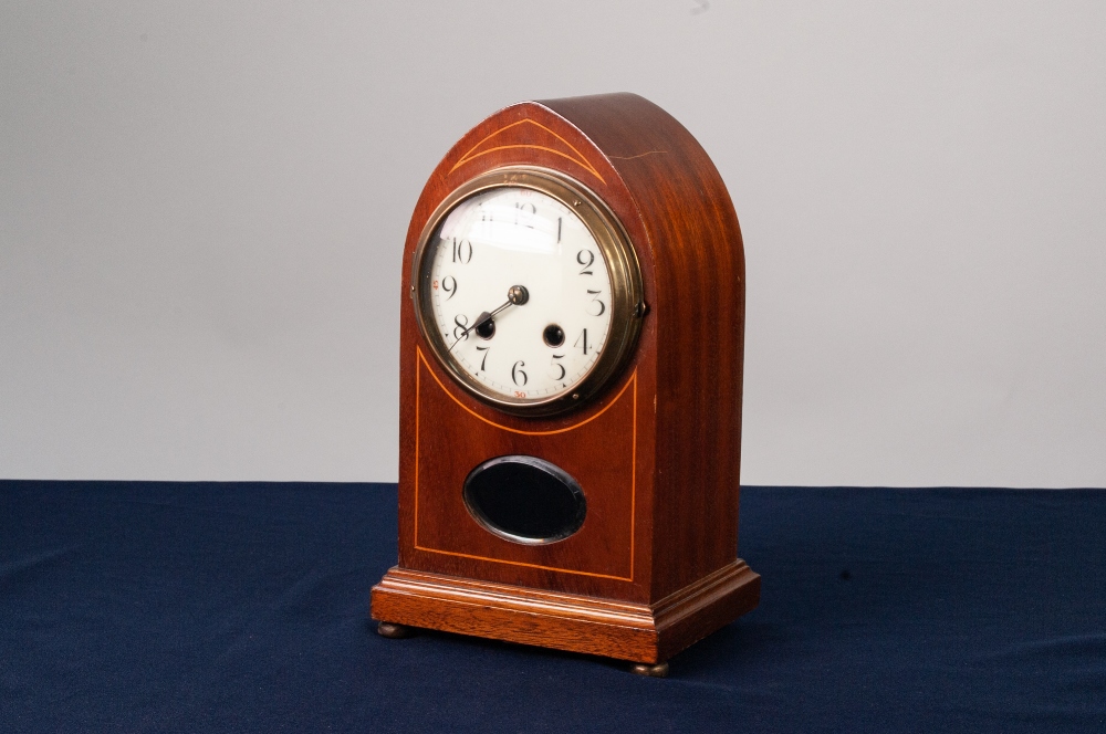 EDWARDIAN LINE INLAID MAHOGANY MANTEL CLOCK IN LANCET TOP CASE, the 4 ½" Arabic dial set above an