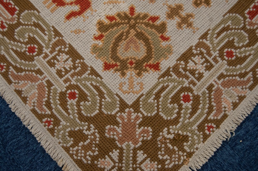 EASTERN FLAT WEAVE CARPET, with all-over formed floral and bird design on a cream field, broad - Image 4 of 4