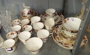 TUSCAN CHINA IMARI BORDERED PART TEA SERVICE AND A QUANTITY OF DOMESTIC CERAMICS VARIOUS