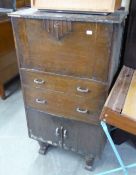 A PETIT OAK BUREAU