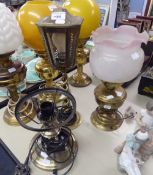 VICTORIAN BRASS OIL LAMP ADAPTED TO A TABLE LAMP, A BRASS LANTERN TABLE LAMP ON BRASS BARLEY TWIST