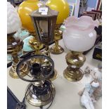 VICTORIAN BRASS OIL LAMP ADAPTED TO A TABLE LAMP, A BRASS LANTERN TABLE LAMP ON BRASS BARLEY TWIST