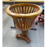 REPRODUCTION MAHOGANY JARDINERE STAND HAVING SLATTED SIDES, BALUSTER COLUMN WITH ACANTHUS LEAF