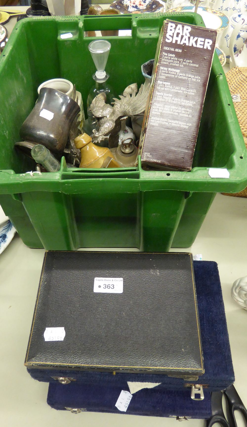 BOXED ELECTROPLATE SPOON, ELECTROPLATE BOXED TRAY AND CUPS, ANOTHER SIMILAR AND A BOX CONTAINING