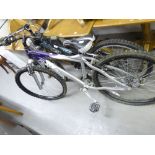 A 'RALEIGH WILDWOOD' 18 SPEED MOUNTAIN BIKE (AS NEW)