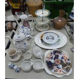 CERAMICS TO INCLUDE; MYOTT 'FINLANDIA' COFFEE POT, ROYAL VENTON THREE TIER CAKE STAND ETC....