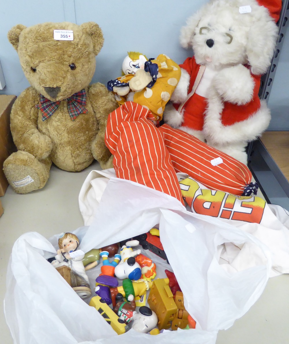 TWO TEDDY BEARS, CLOWN TOY AND GROUP OF CARTOON PLASTIC CHARACTERS TO INCLUDE SNOOPY, BART