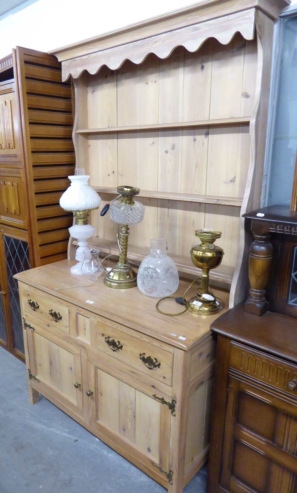 A MODERN PINE WELSH DRESSER WITH RAISED PLATE RACK, 3'9" WIDE