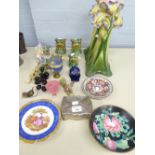 GROUP OF MID 20TH CENTURY AND LATER PORCELAIN ITEMS TO INCLUDE; PAIR OF 'DEPOSE' STYLISH FLORAL