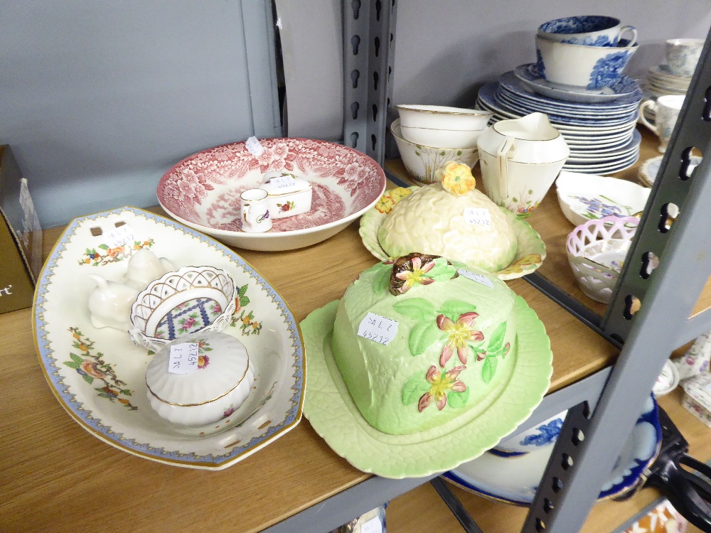 QUANTITY OF CERAMICS TO INCLUDE CARLTON WARE AUSTRALIAN DESIGN DISH AND COVER, MYOTT DISH, OLD - Image 2 of 2