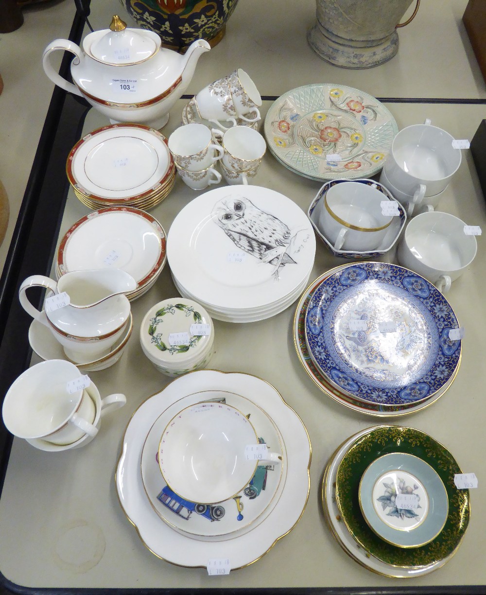 A ROYAL DOULTON 'SANDON' PART TEA SERVICE, A SET OF SIX CHINA PLATES OF BIRDS, DESIGNED BY ELLI POPP