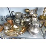 AN SELECTION OF ELECTROPLATE AND HAMMERED PEWTER TO INCLUDE; SUGAR TONGS, 2 TRAYS, TANKARDS, SMALL