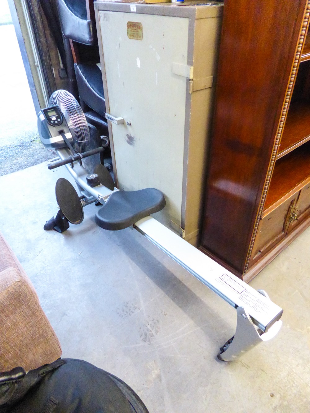 GOOD QUALITY REEBOK ROWING MACHINE