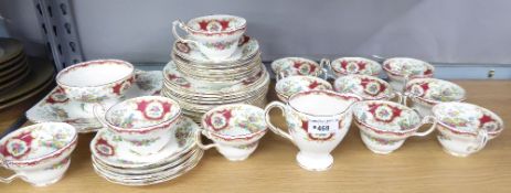 A FOLEY 'BROADWAY' BONE CHINA TEA SERVICE OF 28 PIECES