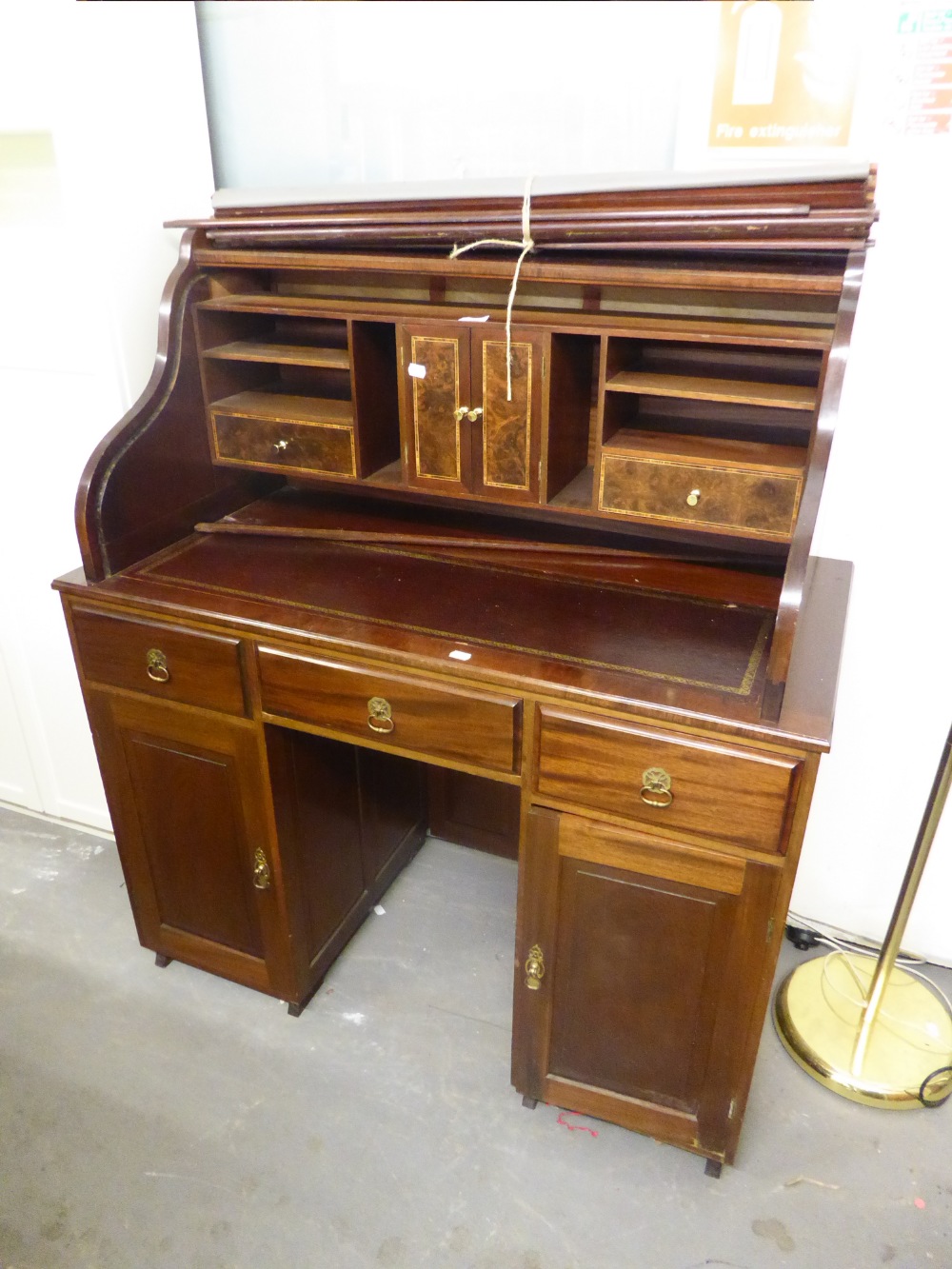 REPRODUCTION WRITING DESK WITH ROLL-TOP (DETACHED), LEATHER TOP, CUPBOARDS AND DRAWRES TO THE FITTED