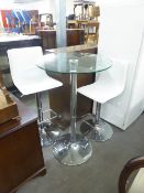 A MODERN TALL KITCHEN TABLE, WITH CIRCULAR GLASS TOP, ON STAINLESS STEEL COLUMN BASE, 24" DIAMETER