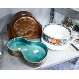 A BESWICK POTTERY SHALLOW PLANTER, ALSO A LATE 1930's MANTEL CLOCK AND A LOSOL WARE CHAMBER POT (3)