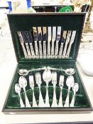 A CANTEEN OF SILVER PLATED SHEFFIELD CUTLERY, IN KINGS PATTERN FOR SIX PERSONS, IN ORIGINAL FITTED
