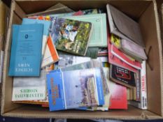 VINTAGE PAPERBACK PUBLICATIONS - A LARGE BOX OF VARIOUS FICTION AND NON FICTION, titles to