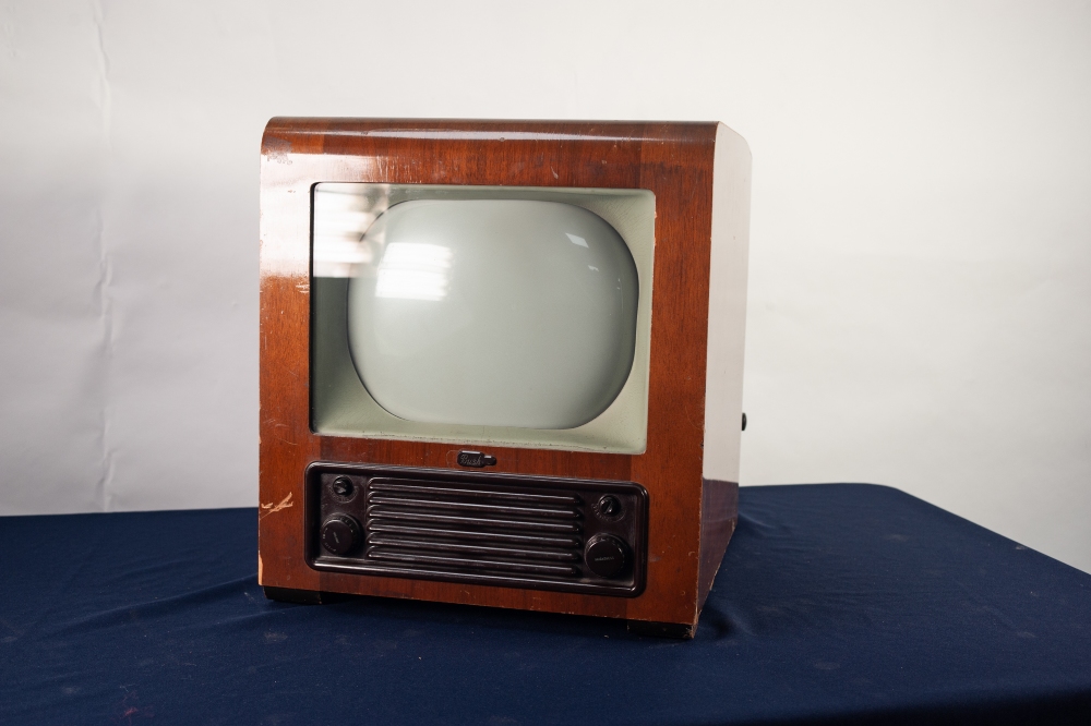 1950s/60s BUSH TELEVISION IN WOODEN CASE
