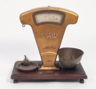 AN AVERY PHARMACY BALANCE 'CLASS B' TO WEIGH 1lb