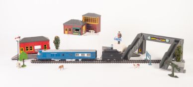 SELECTION OF TRIANG RAILWAYS ROLLING STOCK AND ACCESSORIES, BOXED ITEMS TO INCLUDE; diesel Pullman