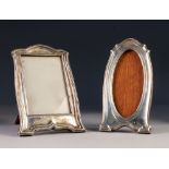 WALKER AND HALL SILVER MOUNTED EASEL PHOTOGRAPH FRAME, oblong aperture, moulded border with