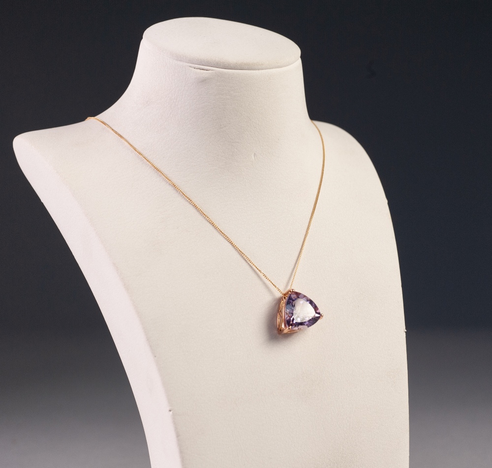 9CT GOLD FINE CHAIN NECKLACE and the 9ct GOLD PENDANT set with a triangular PINK TOPAZ, 3.2gms