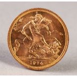 ELIZABETH II GOLD SOVEREIGN, 1974, (VF) 8gms