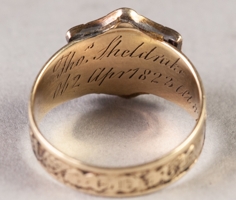 GEORGE IV GOLD AND BLACK ENAMELLED MOURNING RING, the shank embossed 'In Memory of', the cartouche - Image 2 of 2