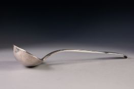 EARLY VICTORIAN SILVER FIDDLE PATTERN SOUP LADLE by William Eaton, London 1844 9 1/2oz