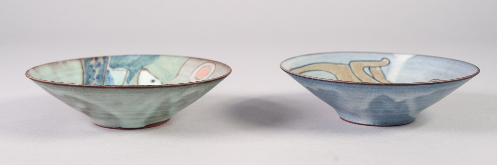 PAIR OF STUDIO POTTERY BOWLS BY TESSA FUCHS, (1936-2012), each of conical, footed form, the - Image 3 of 3