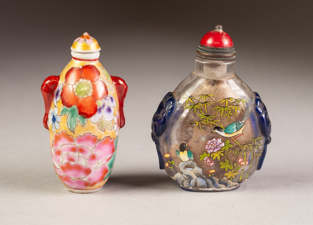 A GOOD CHINESE CLEAR AND BLUE OVERLAY CAMEO GLASS SNUFF BOTTLE, enamelled on each side with birds - Image 3 of 3
