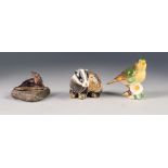 DE ROSA RINCONADA, URUGUYAN CERAMIC MODEL OF A BADGER, 2 1/4" (5.7cm) high; a BESWICK MODEL of a