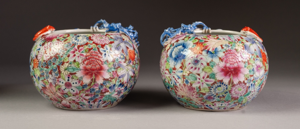 A PAIR OF CHINESE LATE QING DYNASTY PORCELAIN COMPRESSED GLOBULAR VASES, decorated autour with ' - Image 5 of 5