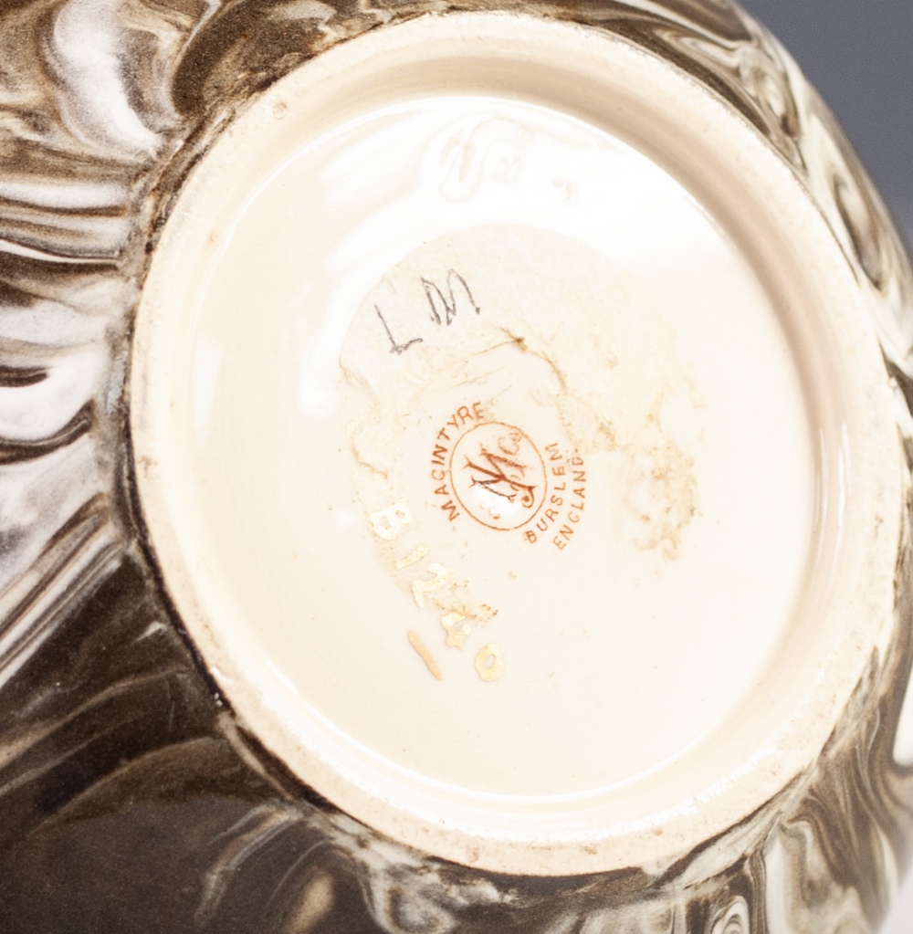 MACINTYRE AGATE WARE POTTERY TOBACCO JAR AND COVER, of orbicular form with knopped cover, 4 ¾" ( - Image 2 of 5