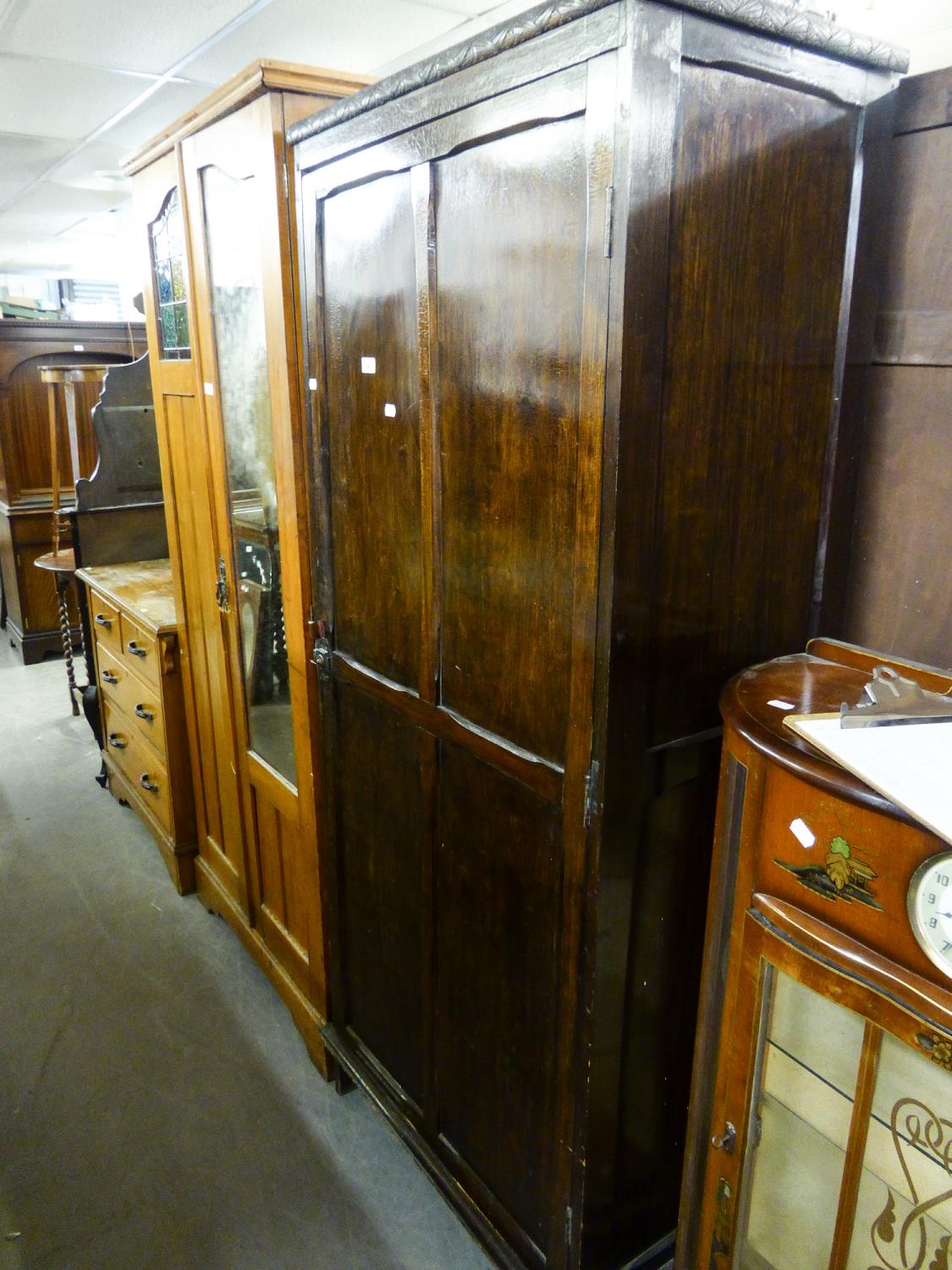 OAK AND PLY SINGLE DOOR WARDROBE