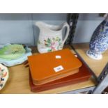 TWO LEATHER CASED GENTLEMAN'S SHAVING SETS, ALSO AN EARLY TWENTIETH CENTURY POTTERY JUG