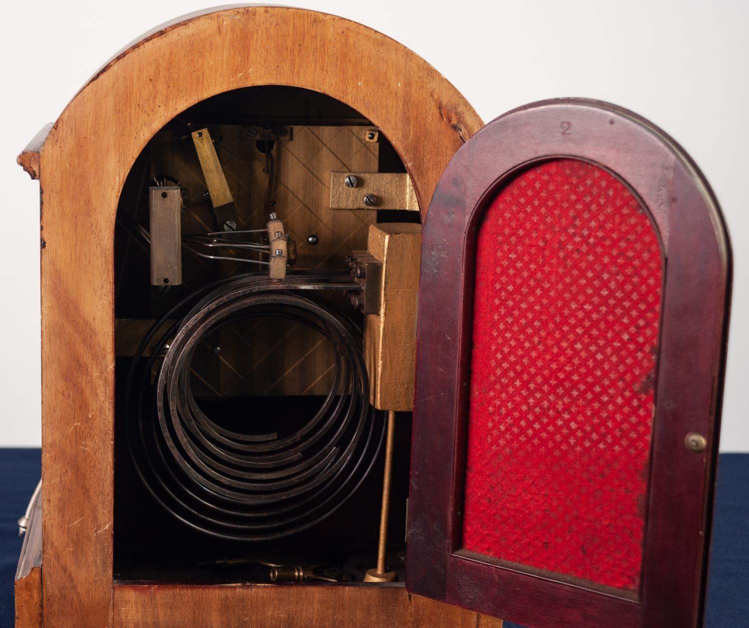 EDWARDIAN LINE INLAID MAHOGANY REPEATING MANTLE CLOCK, the 8” silvered Roman dial powered by an - Image 3 of 3