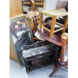 AN OBLONG BEVELLED EDGE WALL MIRROR WITH CANTED CORNERS, IN GILT FRAME, A STOOL AND A SMALL OAK