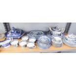 A COLLECTION OF WILLOW PATTERN BLUE AND WHTIE PART DINNER AND TEA WARES (QUANTITY)