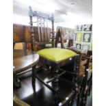 A SET OF FOUR OAK EARLY/MID TWENTIETH CENTURY DINING CHAIRS WITH FOUR BACK SPLATS, OVER PAD SEATS (