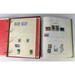 AUSTRALIA, A FINE COLLECTION, 1913 - 1985, HOUSED IN TWO BINDERS; the 'Davo' album contains mint