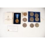 GEORGE V SILVER CROWN COIN 1935 (EF), TOGETHER WITH A SELECTION OF QUEEN ELIZABETH III CROWN AND